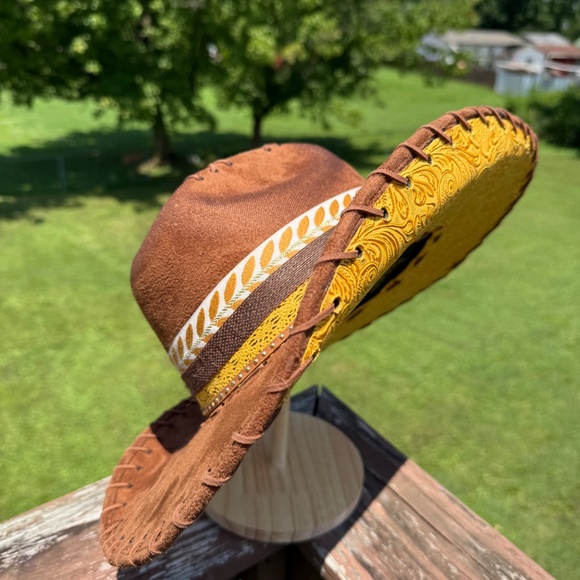 Yellow Tooled Leather, Whipstitched, Hand Burned Tan Suede Cowboy Hat, - Picture 4 of 4